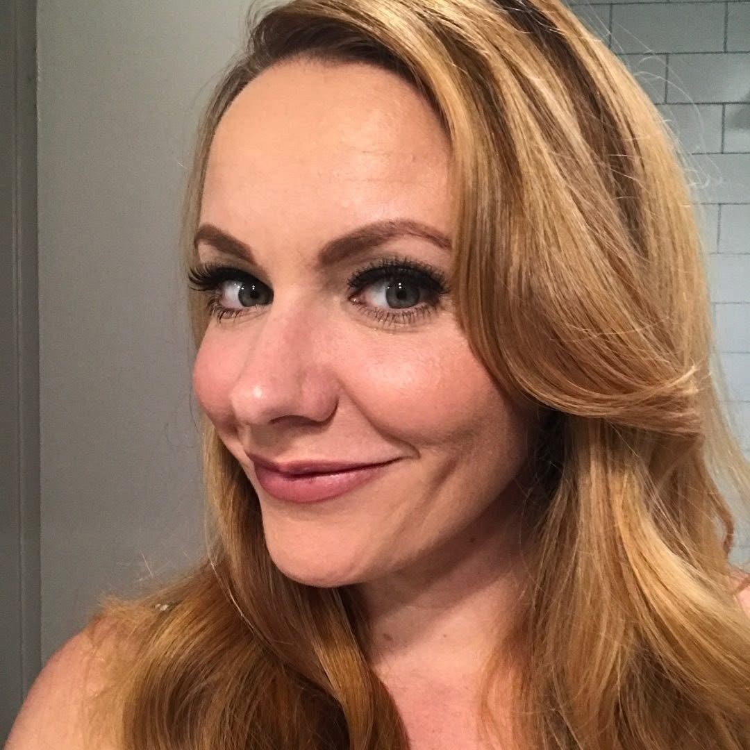A candid portrait of Stefanie Richards